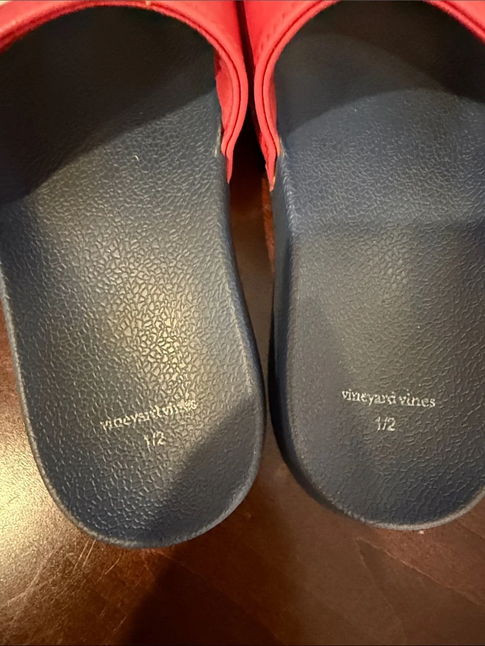 Girls Vineyard Vines Slides Size 1/2